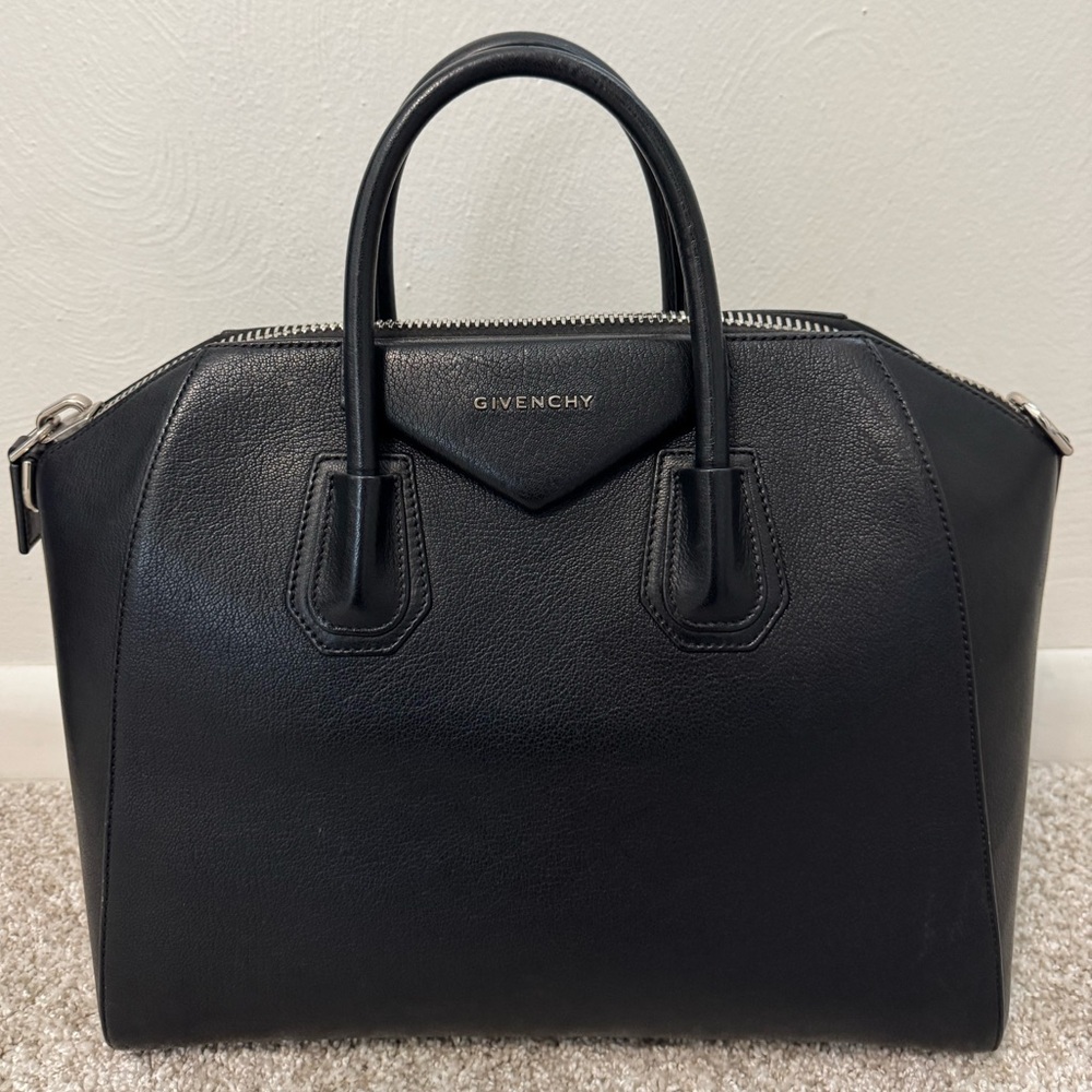 Givenchy Medium Antigona bag in grained leather ( black )